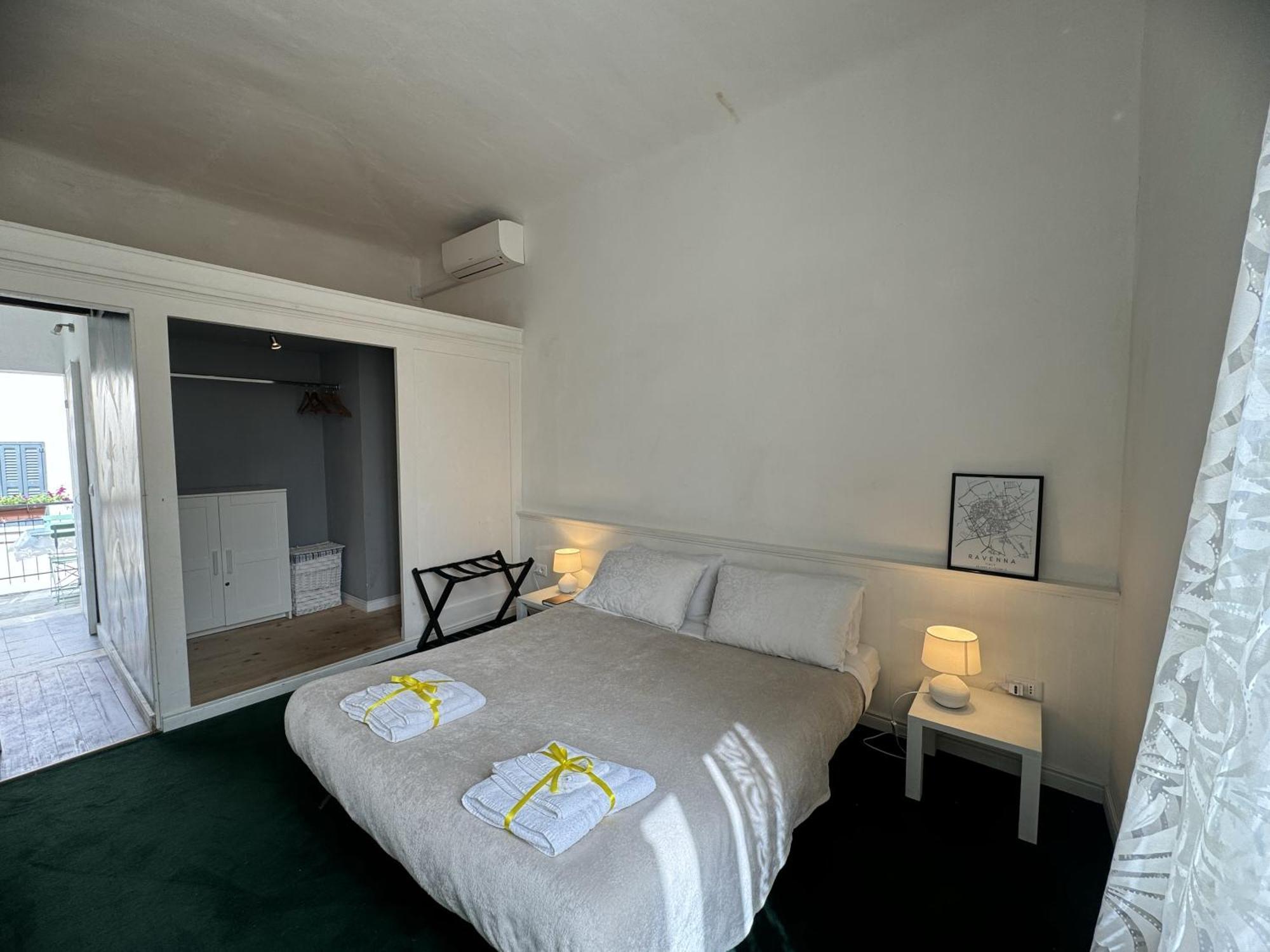 Maison Leone Apartment Ravenna Exteriör bild